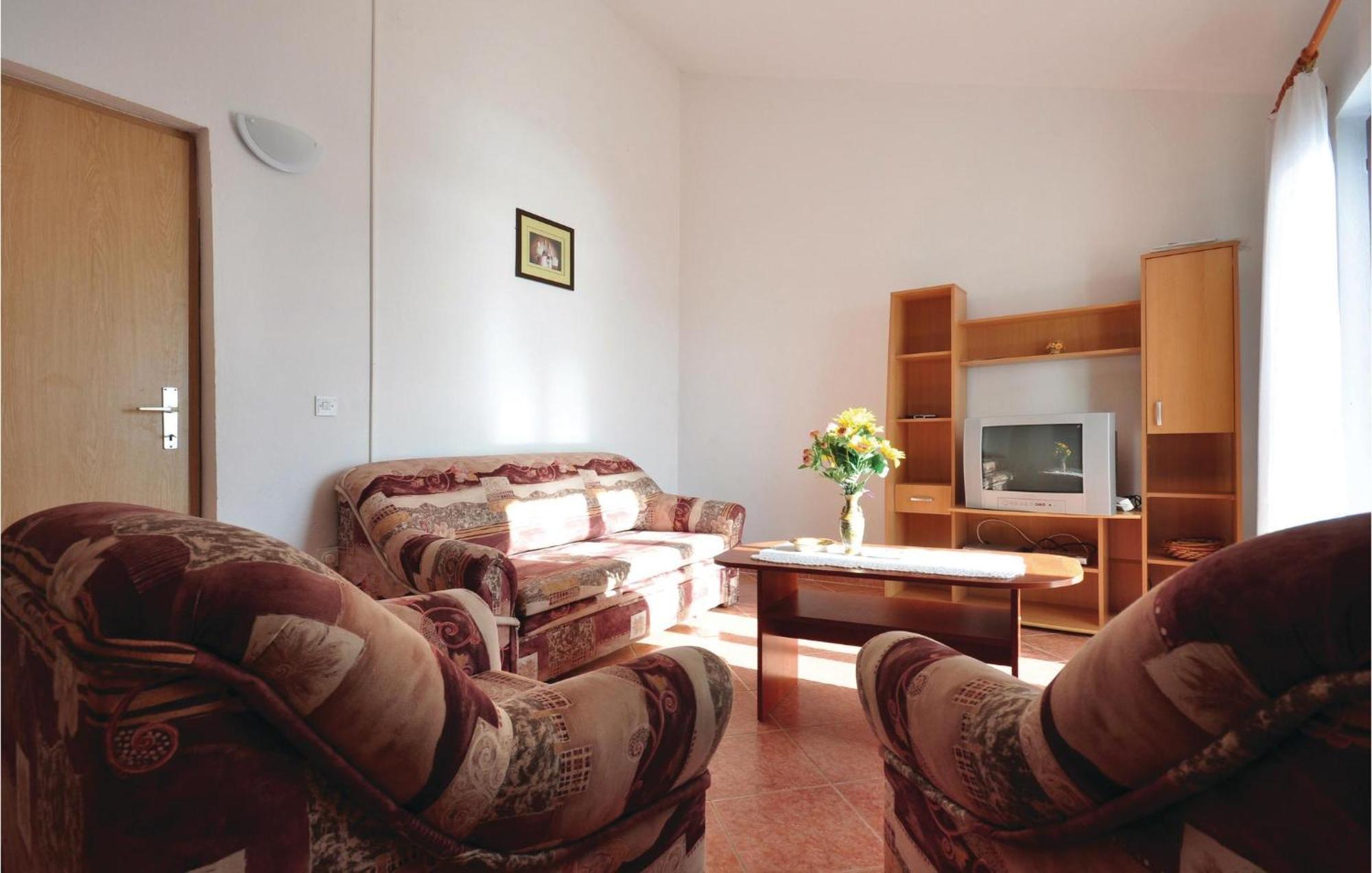 Amazing Apartment In Trogir With Kitchen Extérieur photo