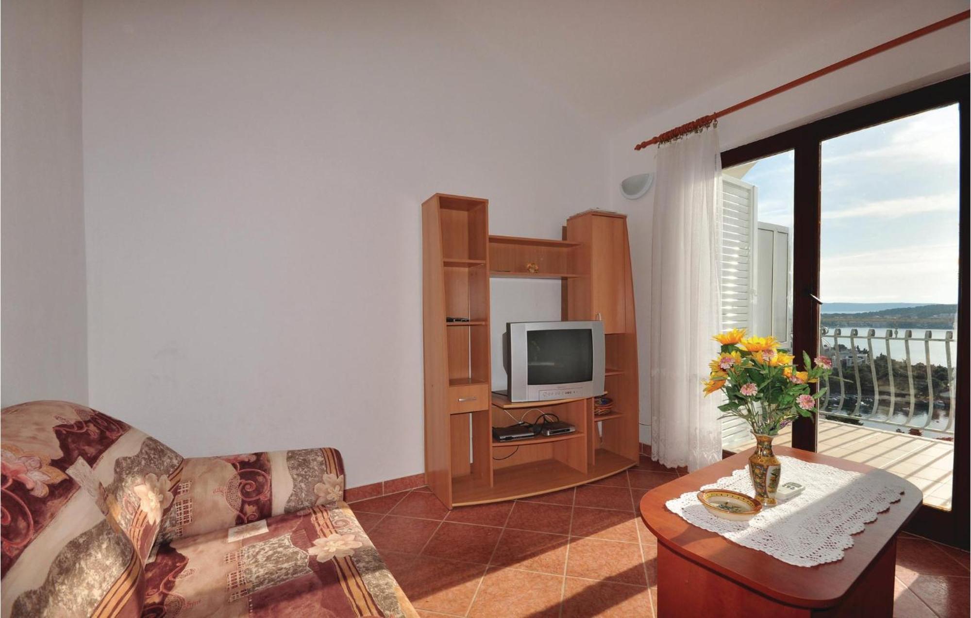 Amazing Apartment In Trogir With Kitchen Extérieur photo